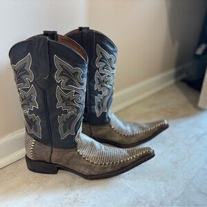 Men Black and Brown Cowboy Boots